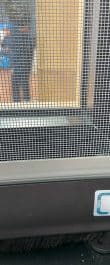 zoom sur la toile de la moustiquaire intégrée à la fenêtre Minco